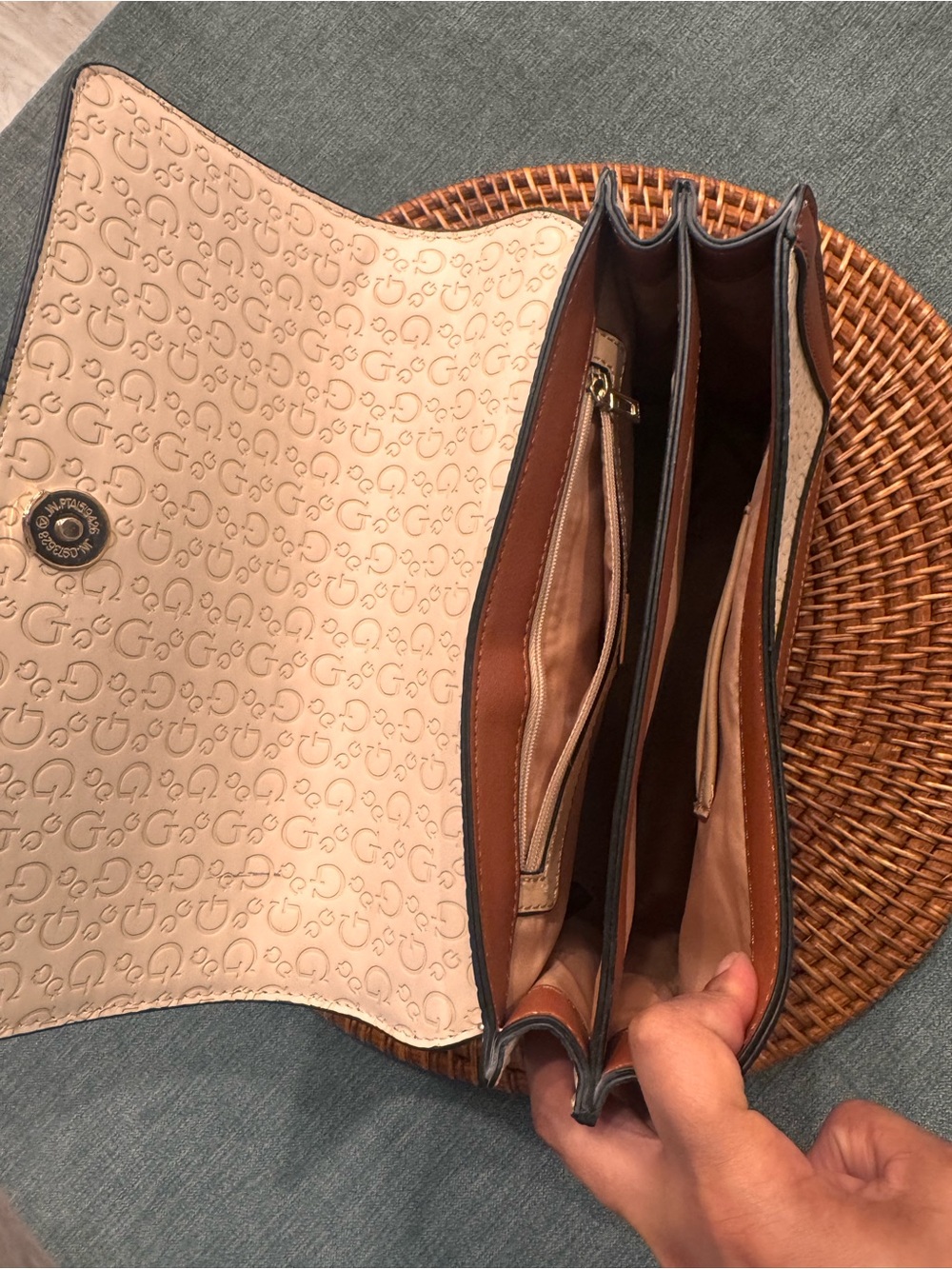 GUESS Cream and Brown Logo Crossbody with Gold Chain Detail - Picture 3 of 3